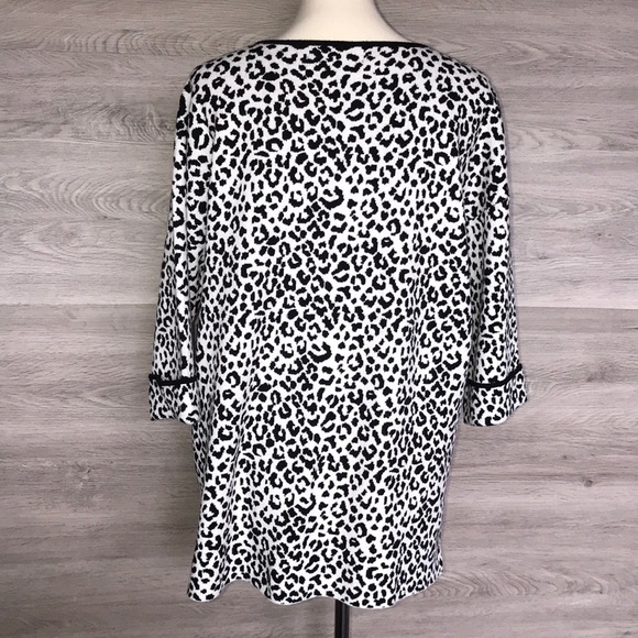 NWT-Soft! Cynthia Rowley Curve Sweater, 1X - Picture 2 of 6